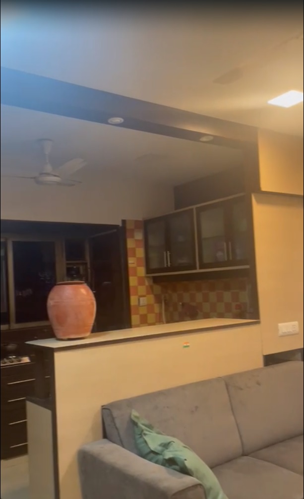 2 BHK Apartment for Sale in S V Road Mumbai