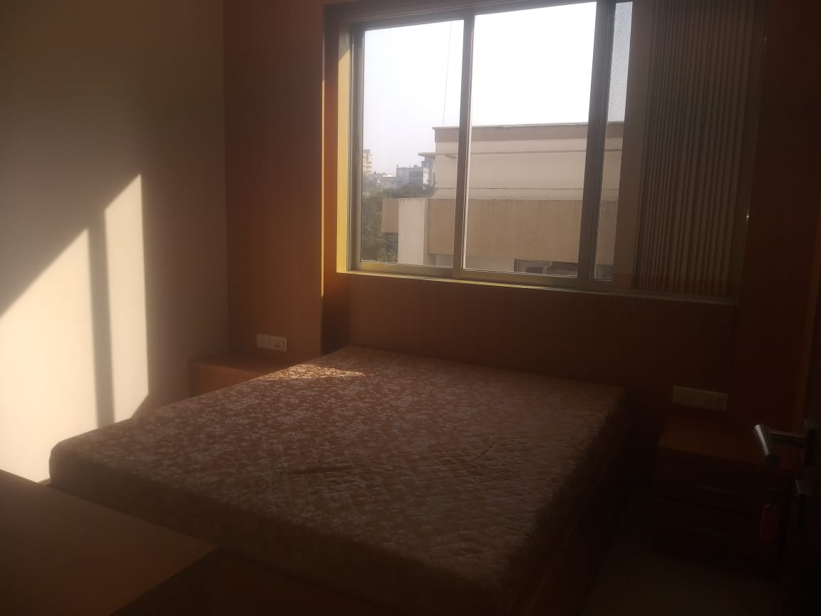 3 BHK Apartment for Rent in Santacruz West Mumbai