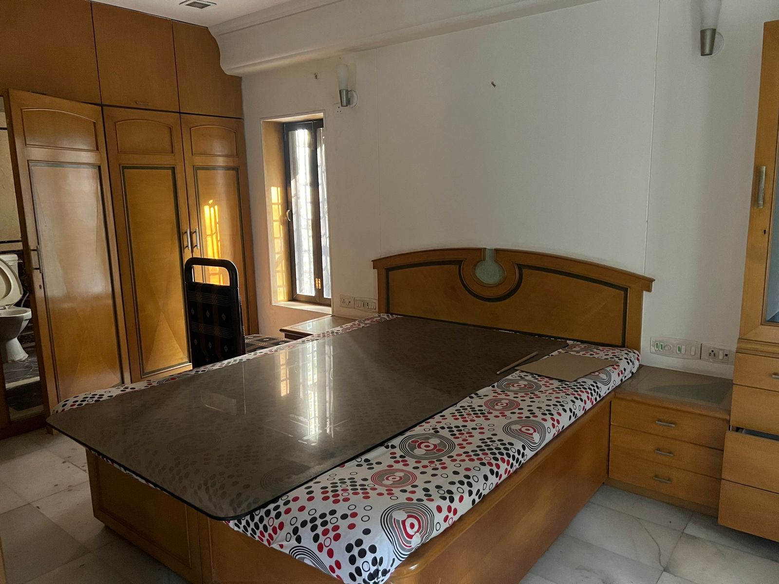 4 BHK Apartment for Rent in Main Avenue Road Mumbai