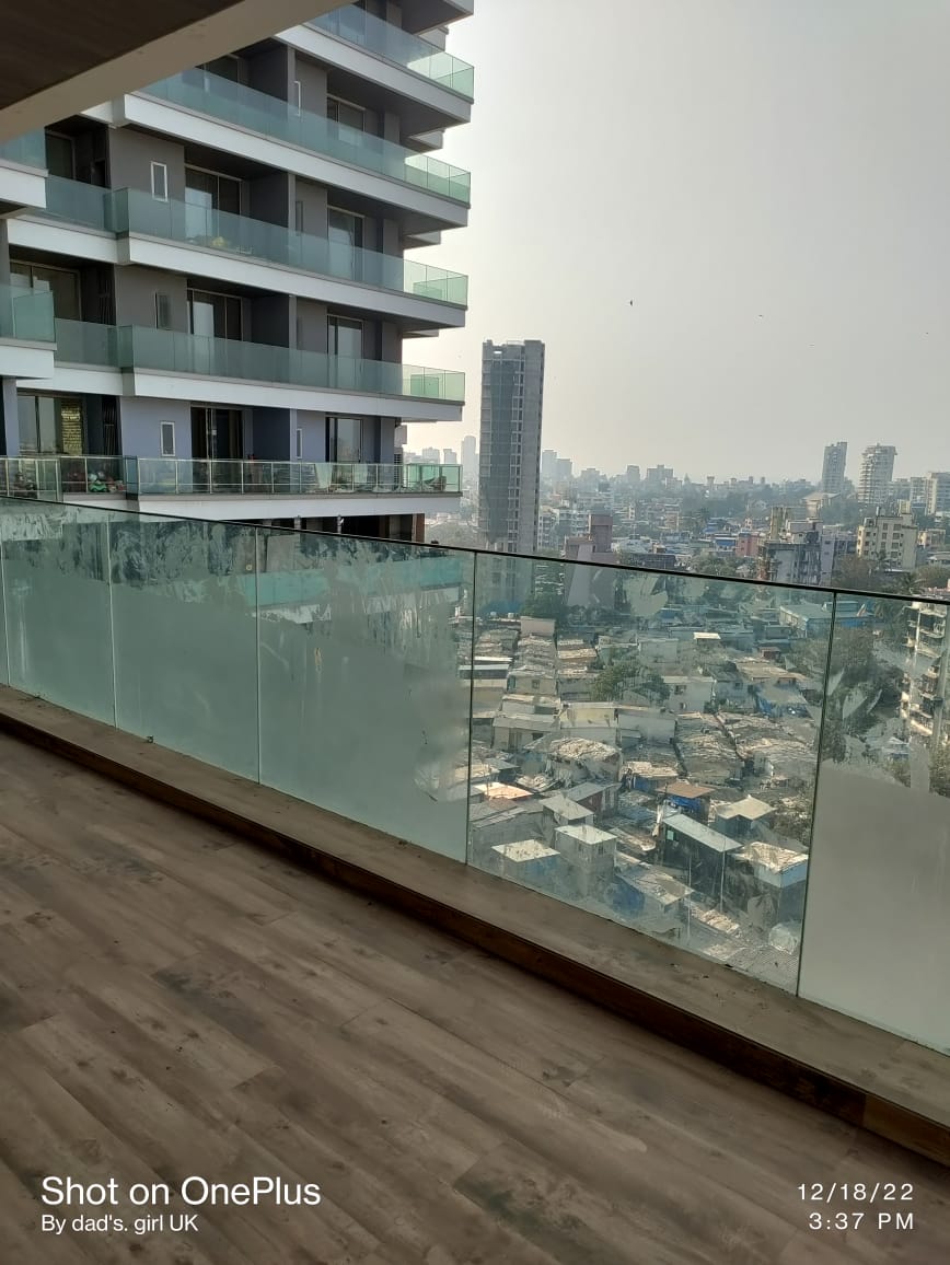 4 BHK Apartment for Rent in Bandra West Mumbai