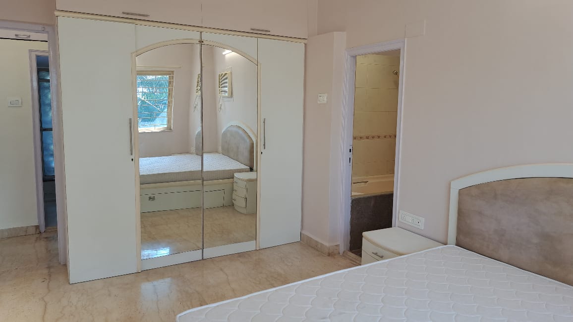 3 BHK Apartment for Rent in Bandra West Mumbai