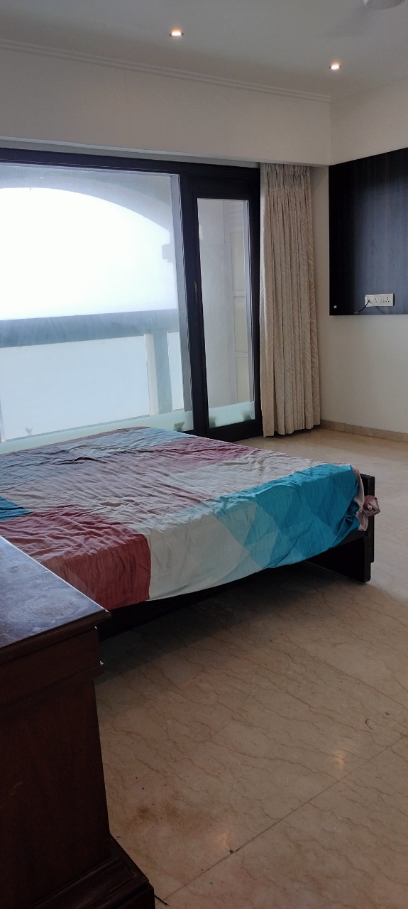 4 BHK Apartment for Sale in Khar West Mumbai