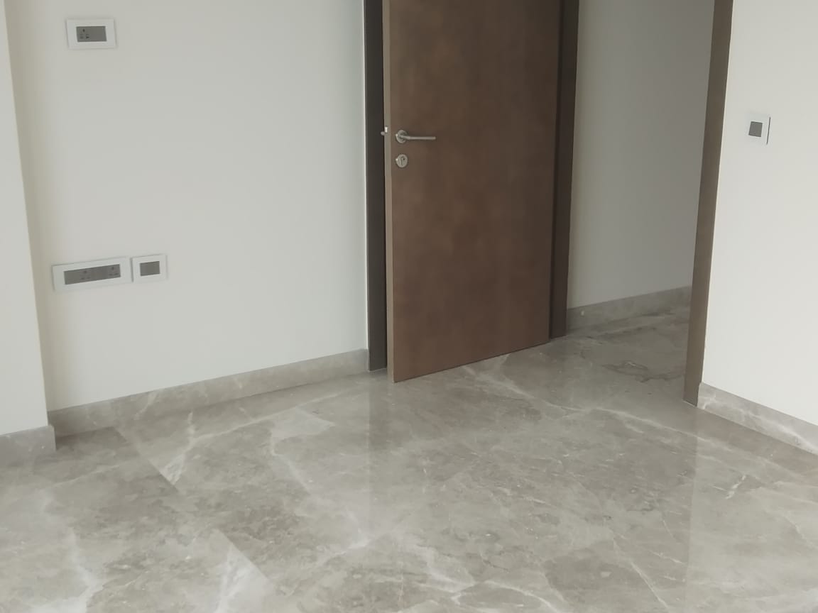4 BHK Apartment for Sale in Khar West Mumbai