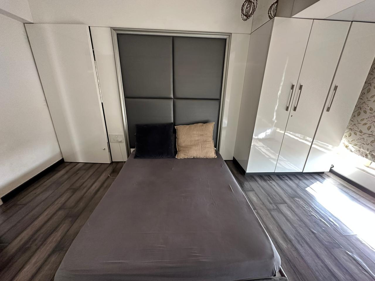 3 BHK Apartment for Sale in Almeida park Mumbai