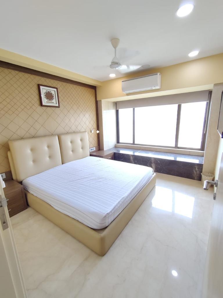 3 BHK Apartment for Rent in Bandra West Mumbai