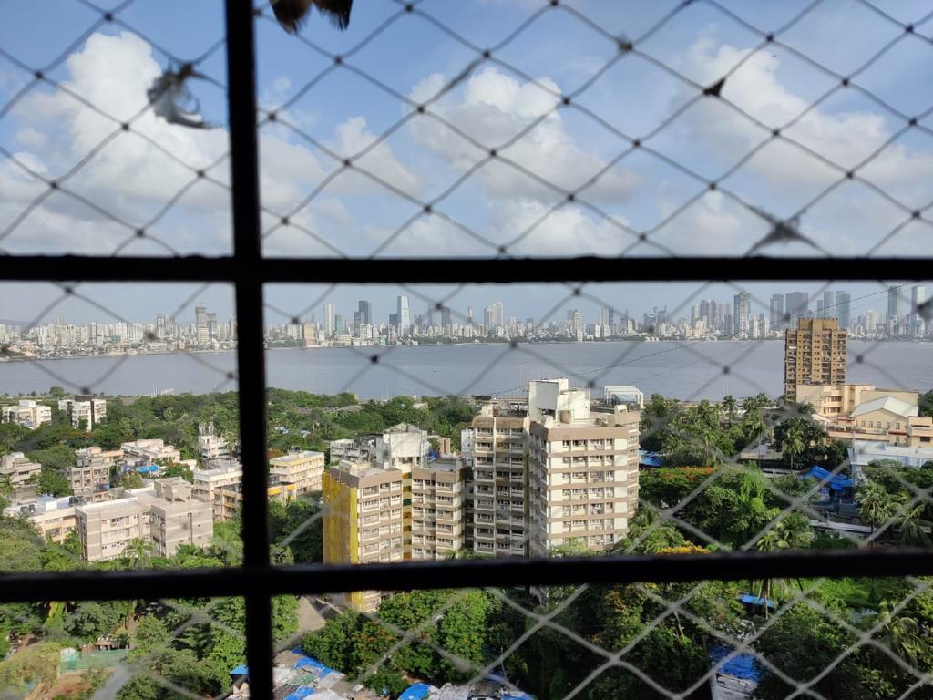 3 BHK Apartment for Rent in Bandra West Mumbai
