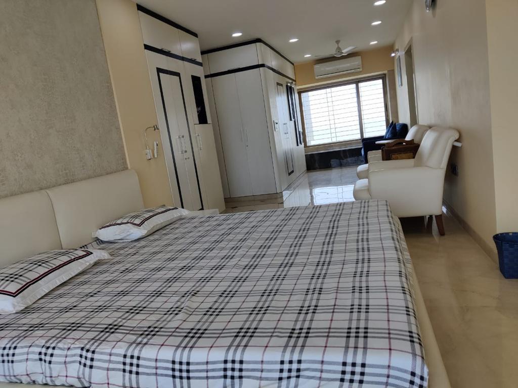 3 BHK Apartment for Rent in Bandra West Mumbai