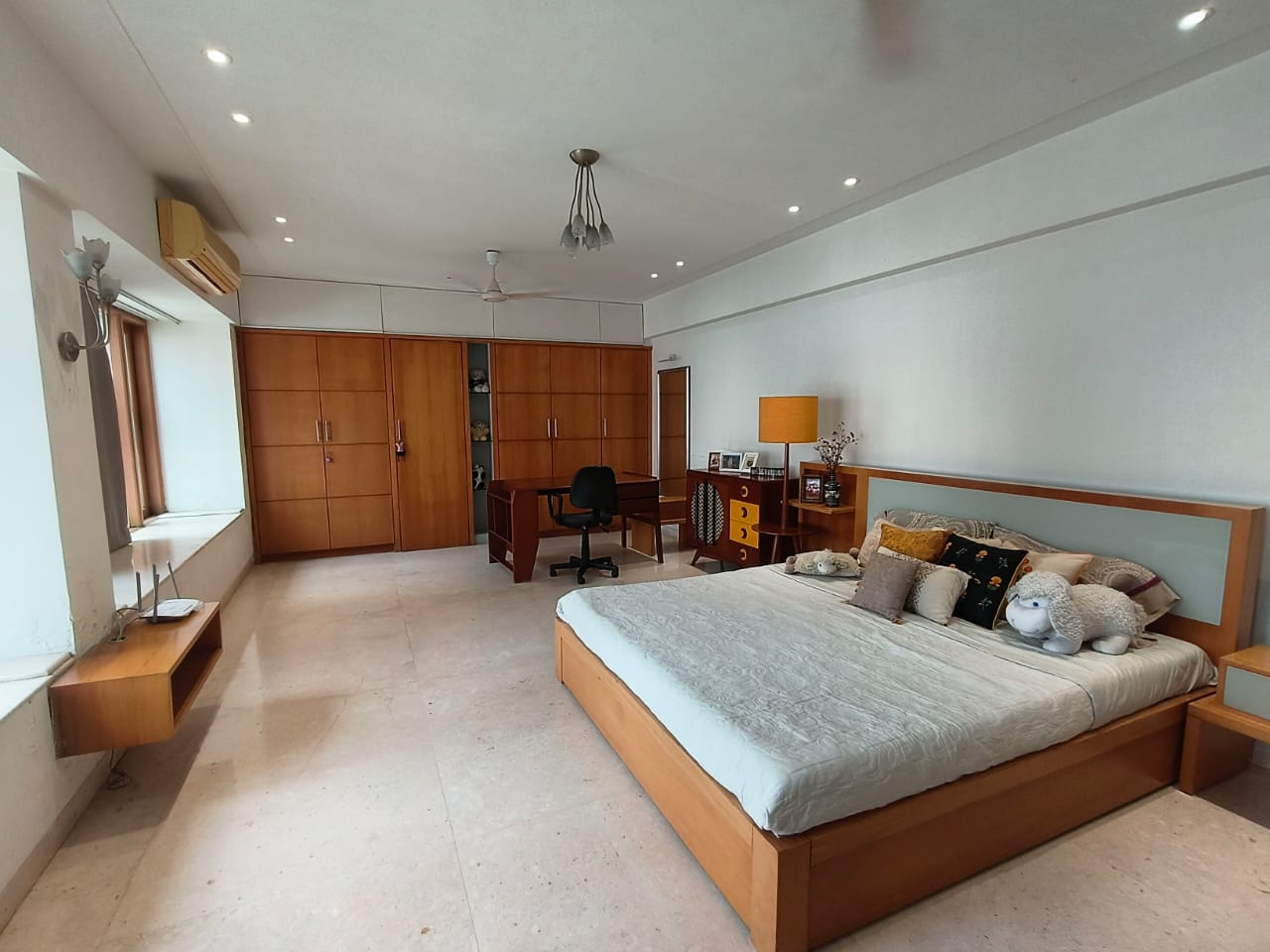 4 BHK Apartment for Sale in 16th Road Mumbai