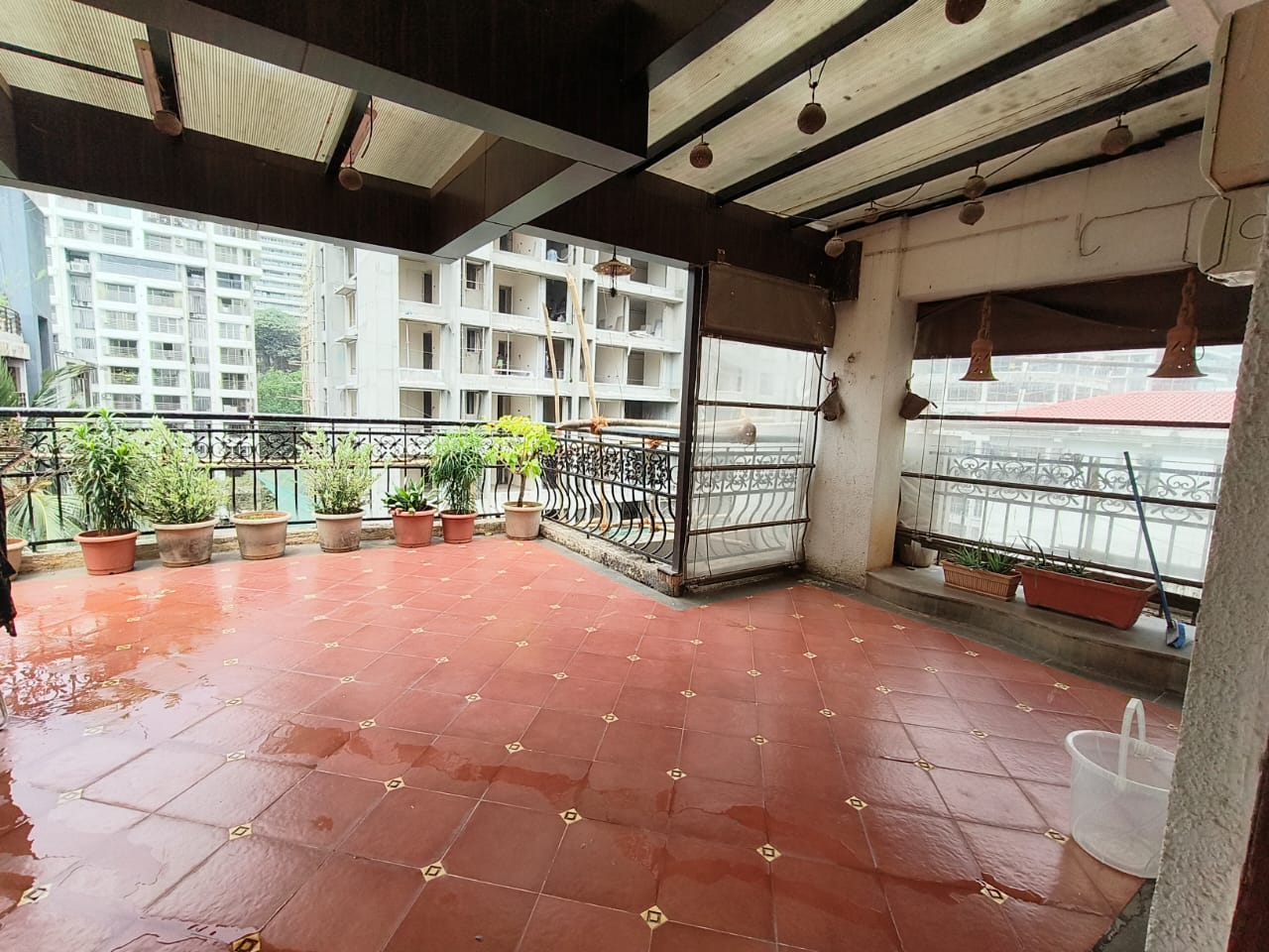 4 BHK Apartment for Sale in 16th Road Mumbai