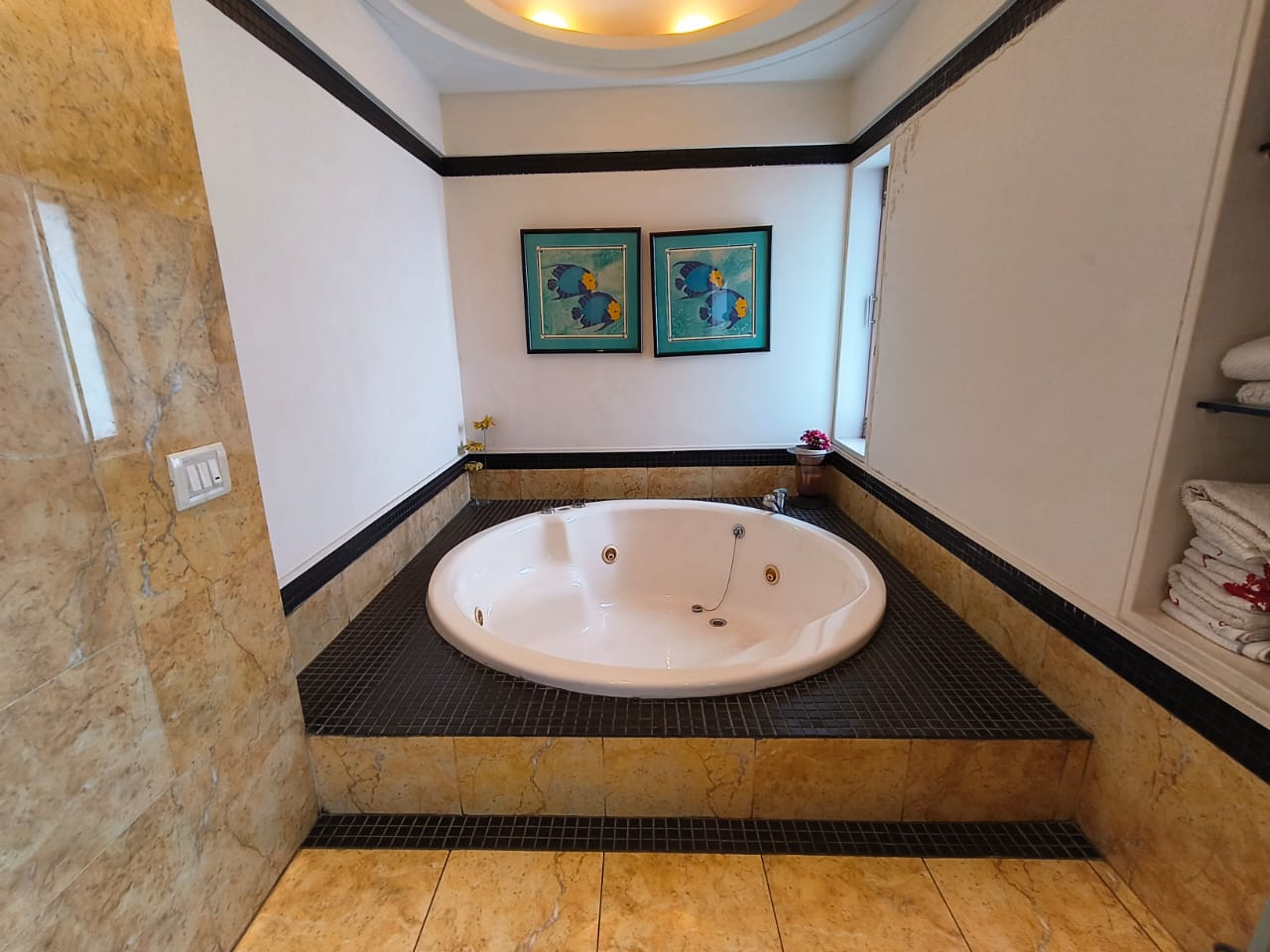 4 BHK Apartment for Sale in 16th Road Mumbai