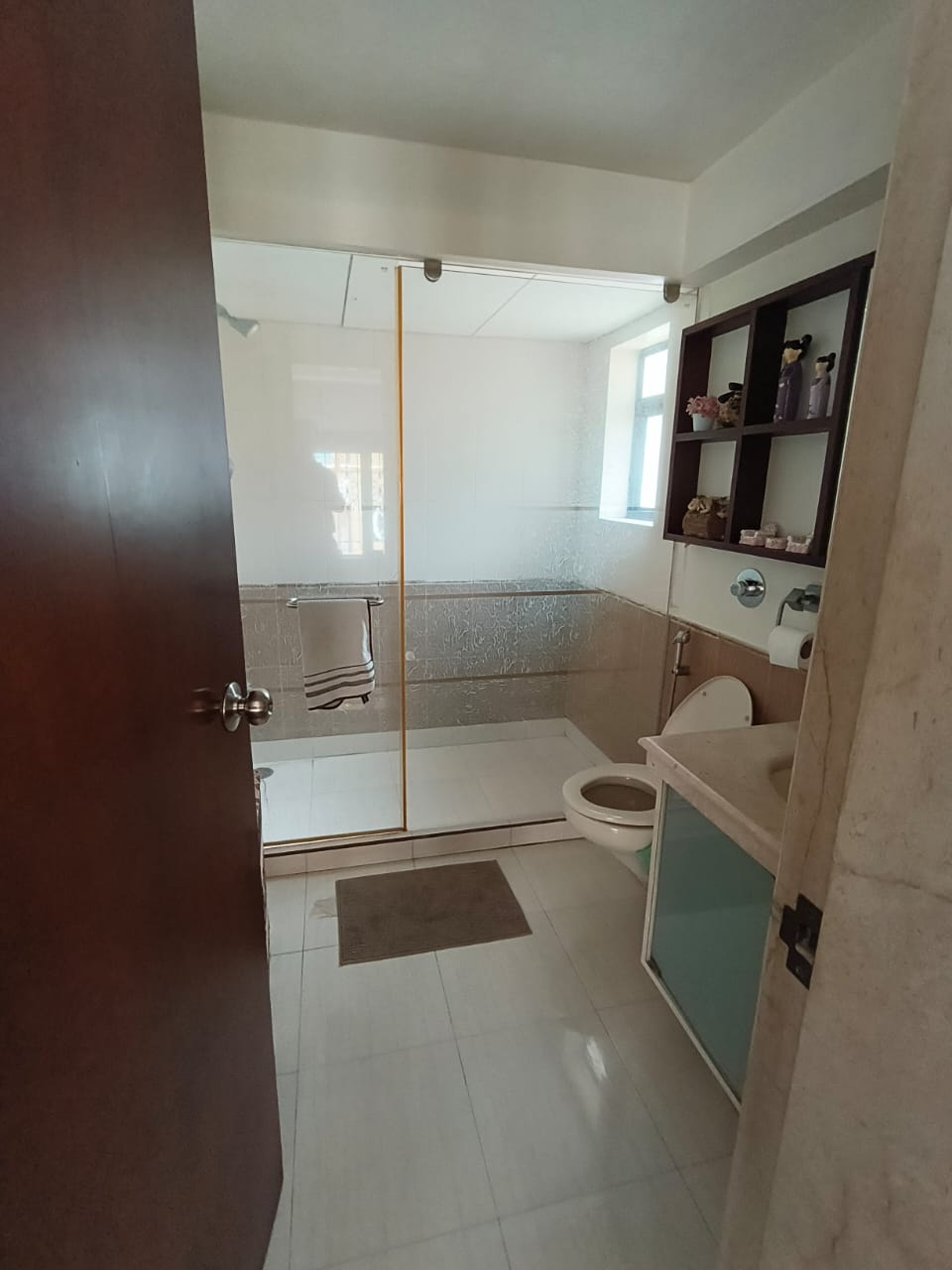 4 BHK Apartment for Sale in 16th Road Mumbai