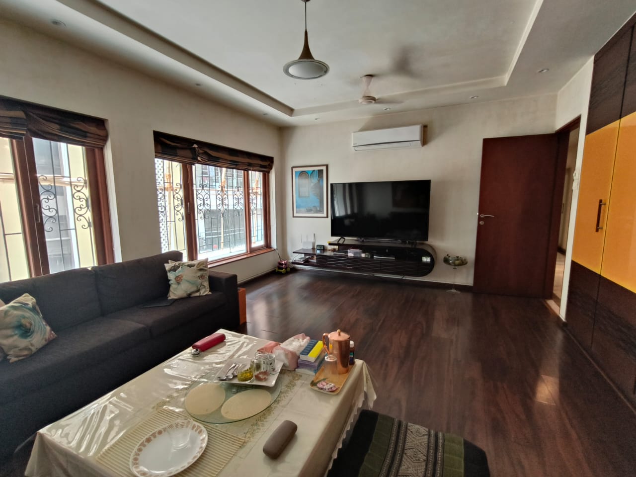 4 BHK Apartment for Sale in 16th Road Mumbai