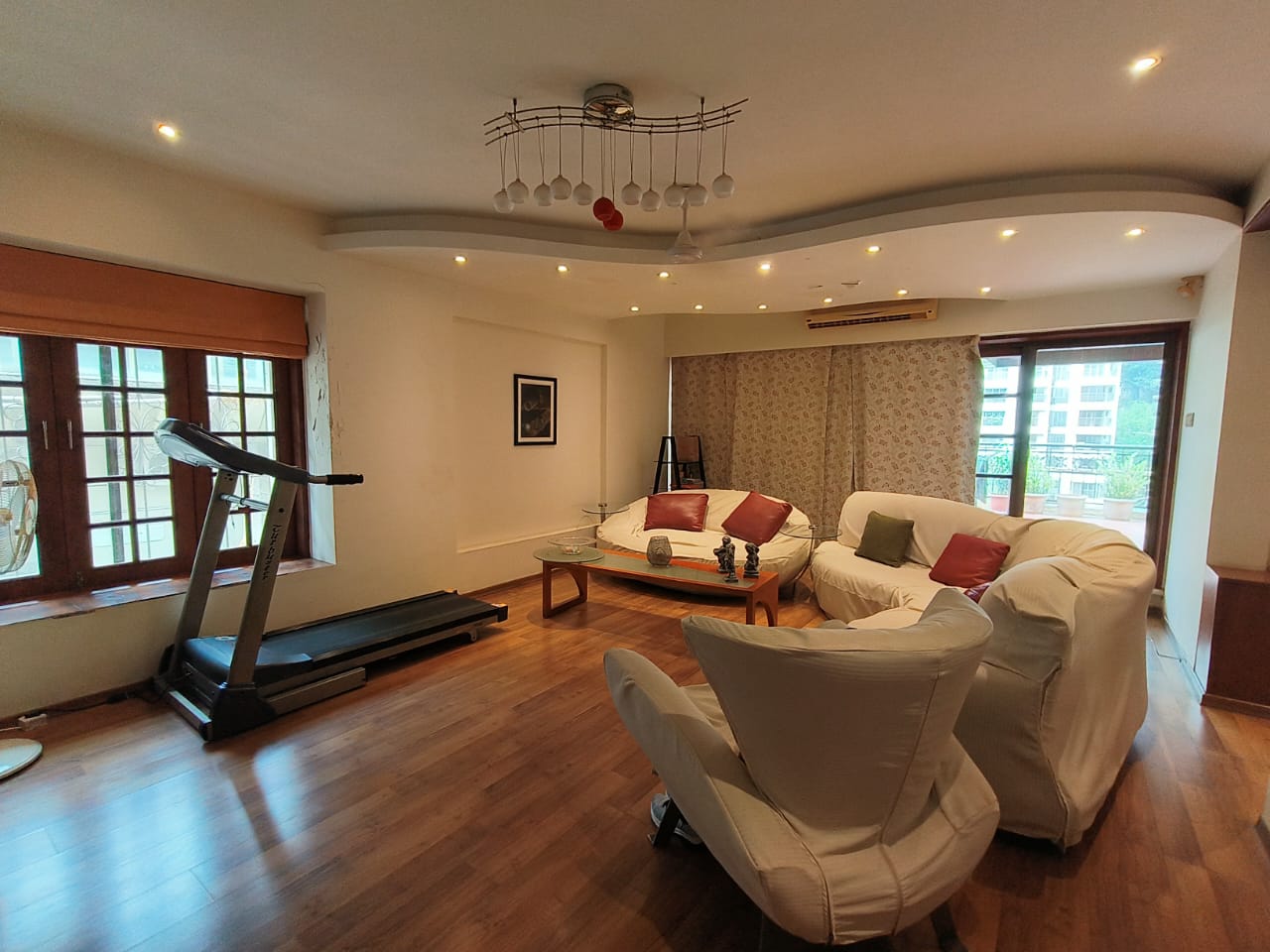 4 BHK Apartment for Sale in 16th Road Mumbai