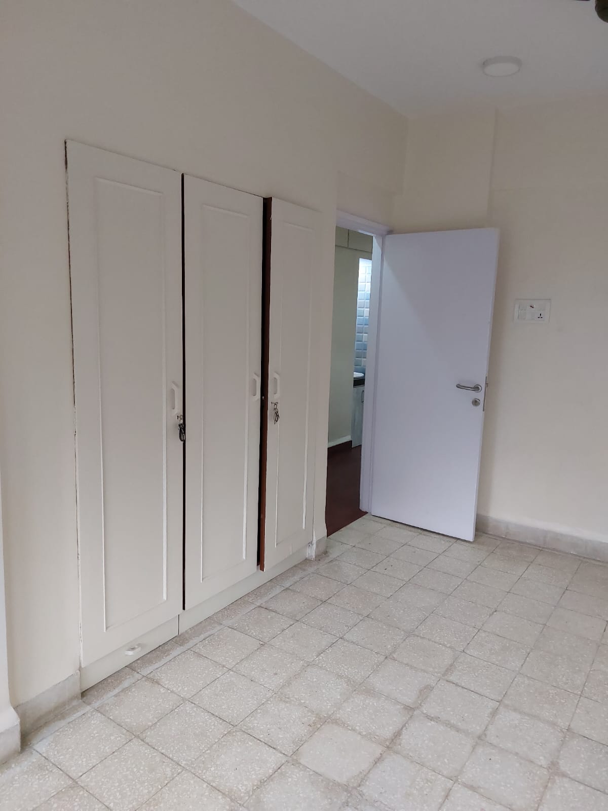 3 BHK Apartment for Rent in Bandra East Mumbai