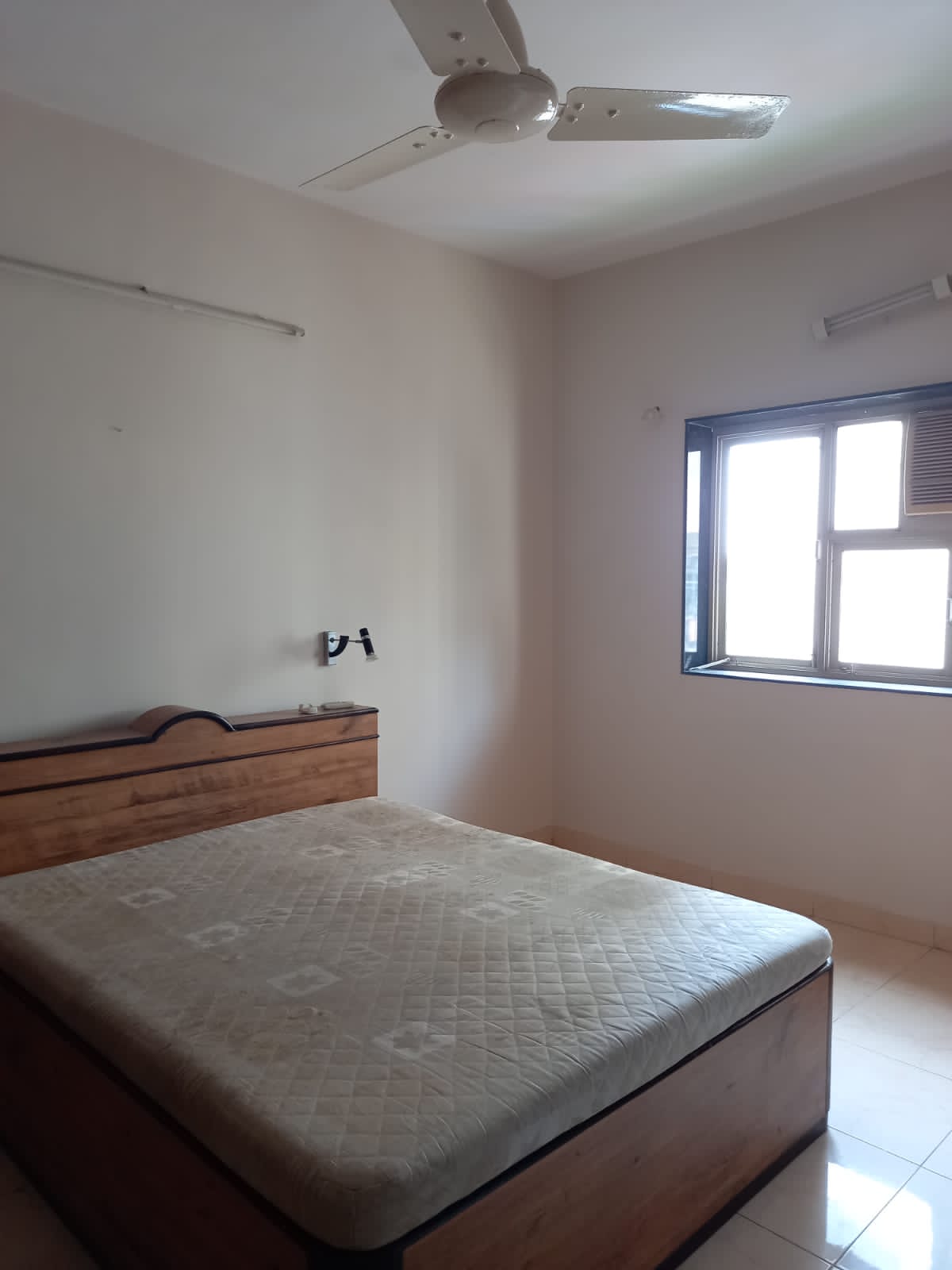 2 BHK Apartment for Rent in Pali Hill Mumbai