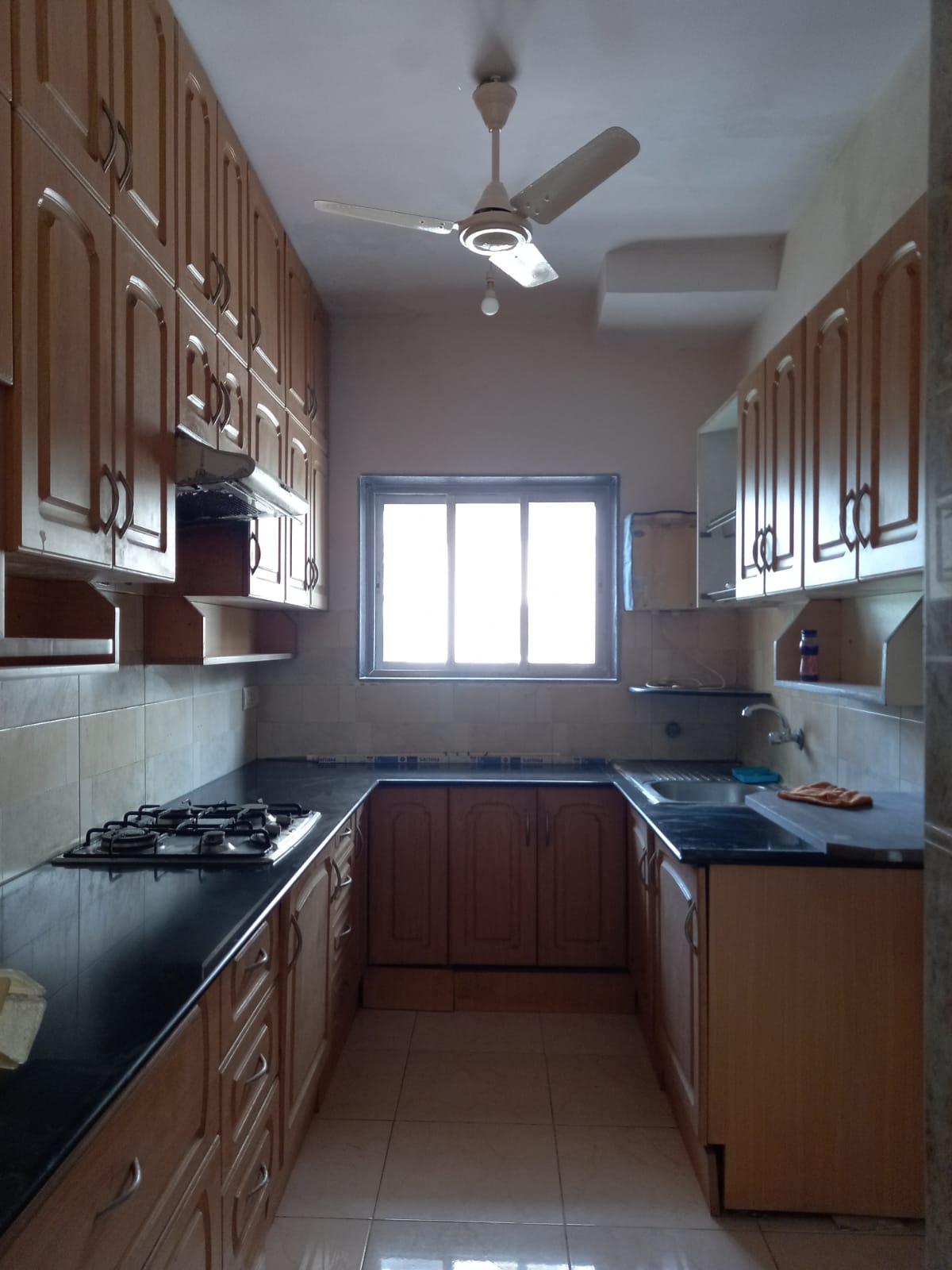 2 BHK Apartment for Rent in Pali Hill Mumbai