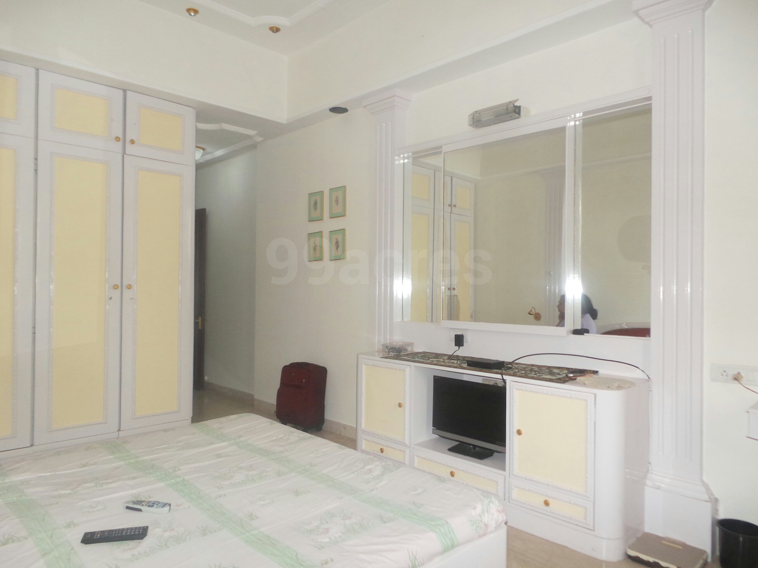 5 BHK Apartment for Rent in Mount Mary Mumbai