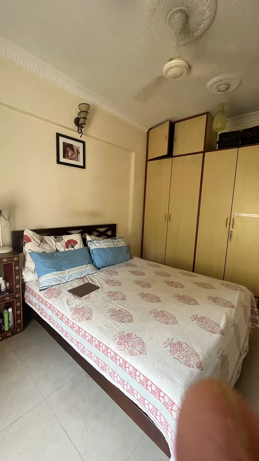 3 BHK Apartment for Rent in Nargis Dutt rd, Pali Hill Mumbai