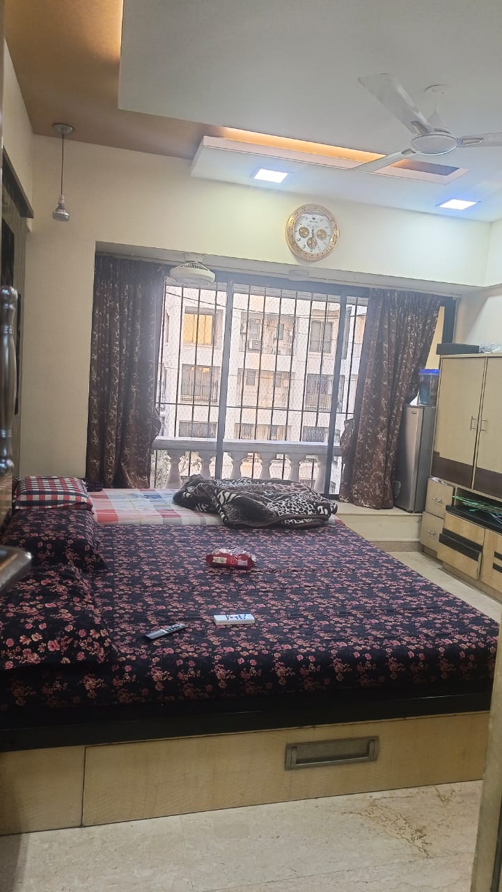 4 BHK Apartment for Sale in Almeida park Mumbai