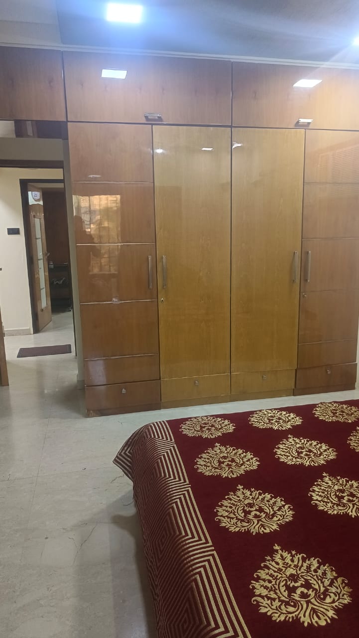 4 BHK Apartment for Sale in Almeida park Mumbai