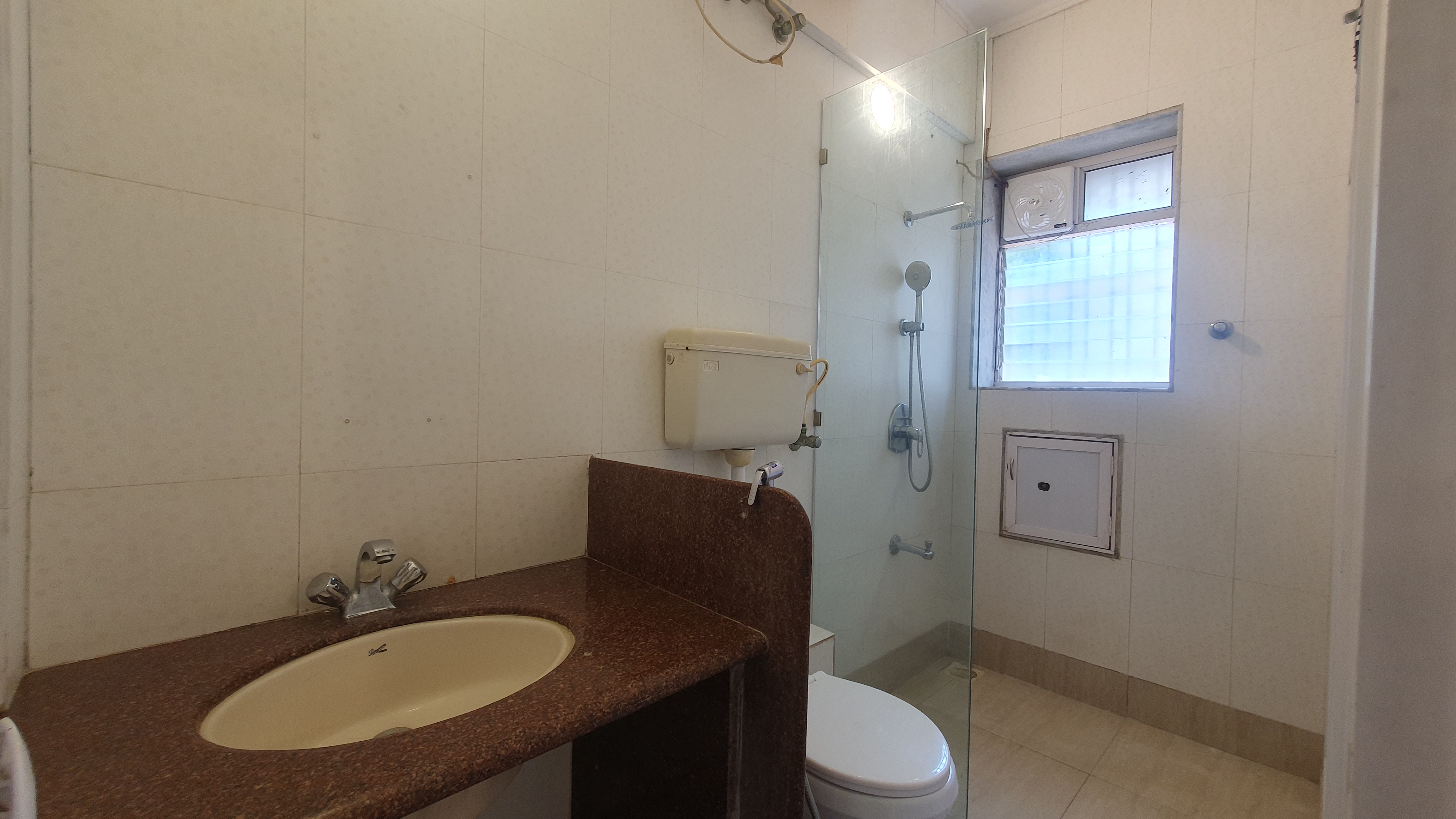 2 BHK Apartment for Rent in 28th Road Mumbai