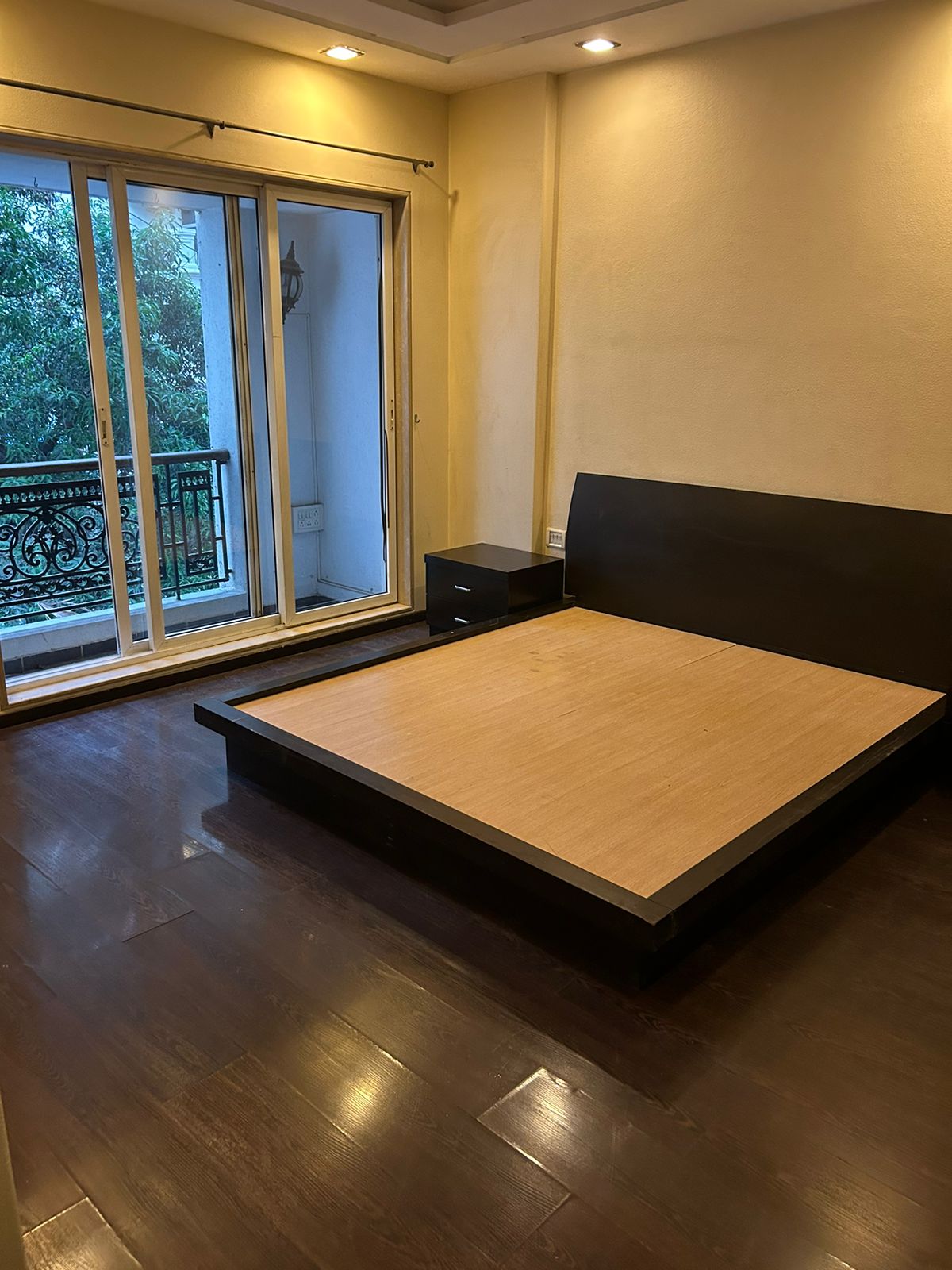 3 BHK Apartment for Sale in Khar West Mumbai