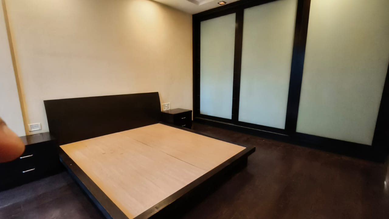 3 BHK Apartment for Sale in Khar West Mumbai