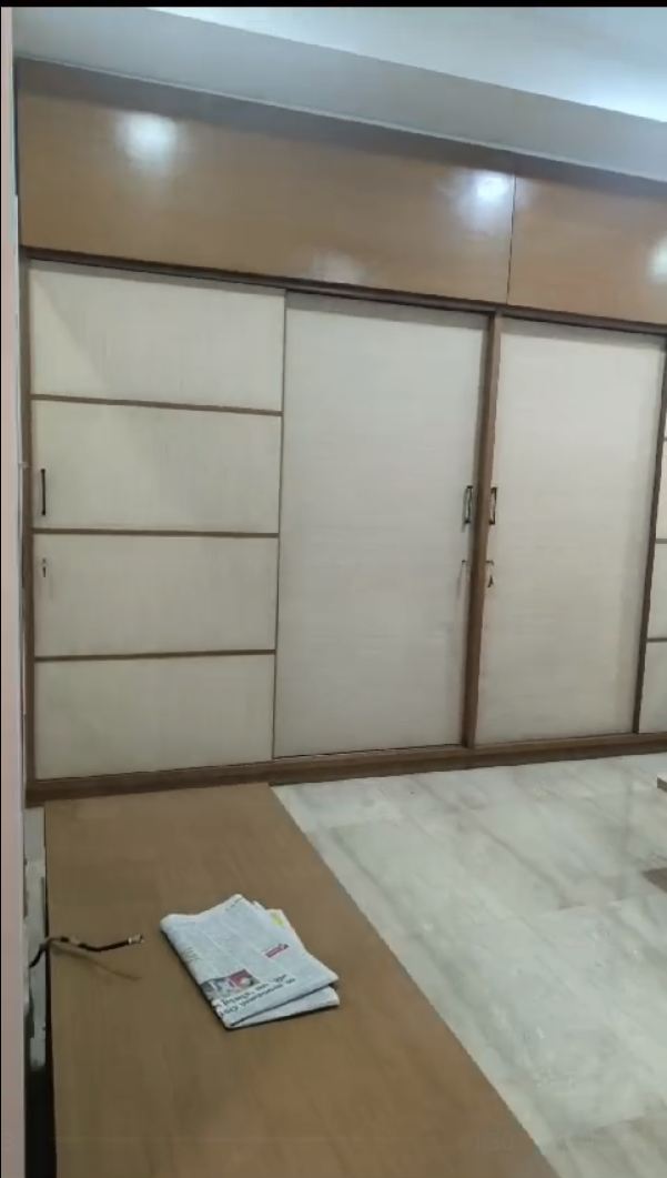 5 BHK Apartment for Sale in N S Road Mumbai