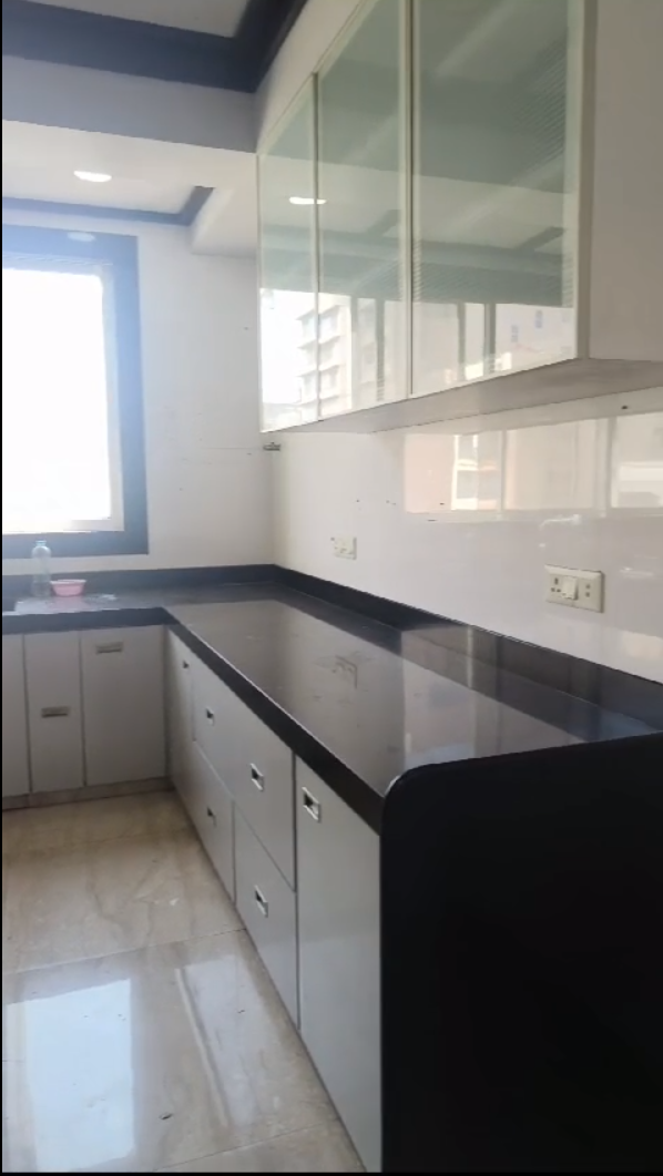 5 BHK Apartment for Sale in N S Road Mumbai