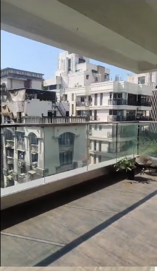 5 BHK Apartment for Sale in N S Road Mumbai