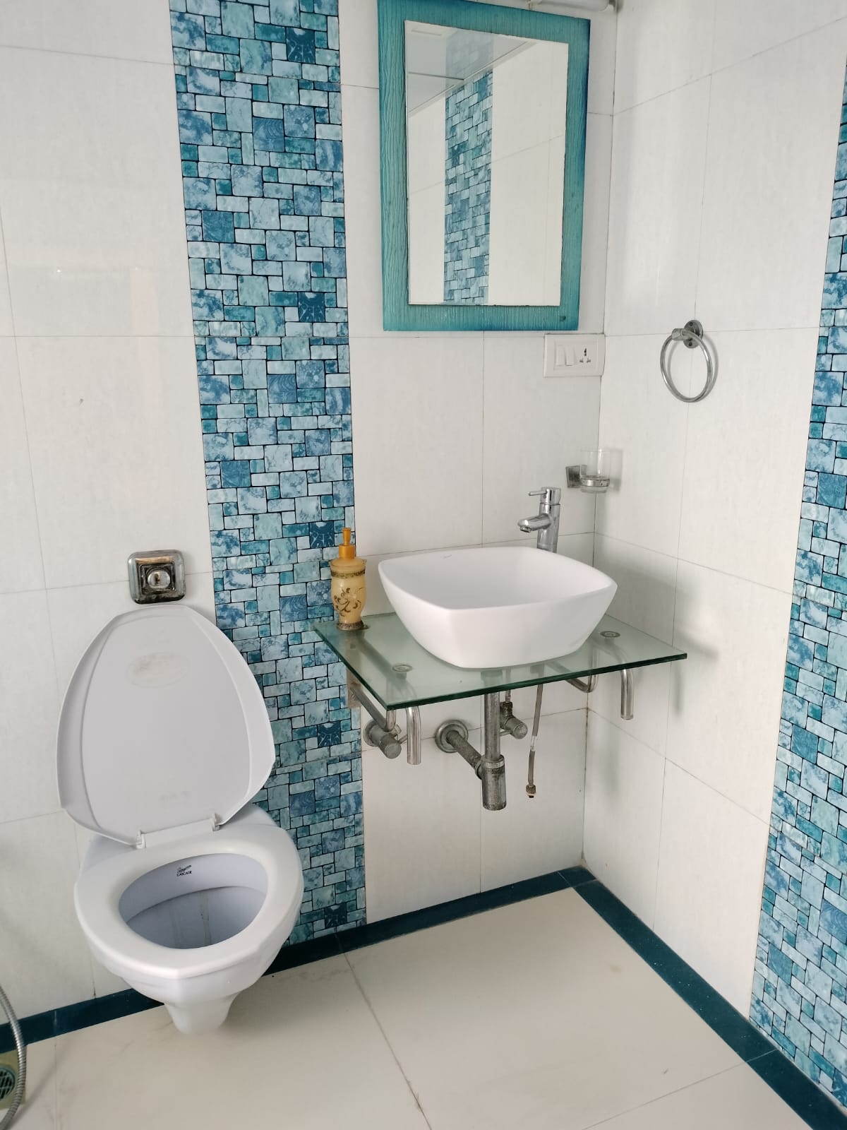 3 BHK Apartment for Rent in Mount Marry Mumbai