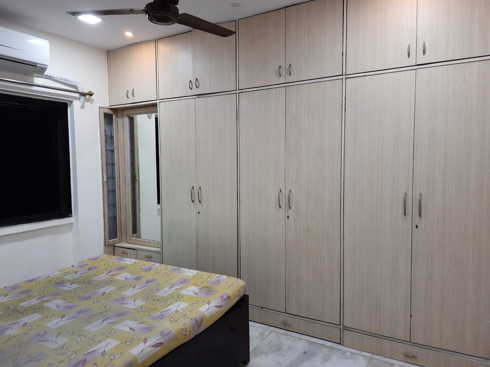 1 BHK Apartment for Rent in Bandra West Mumbai