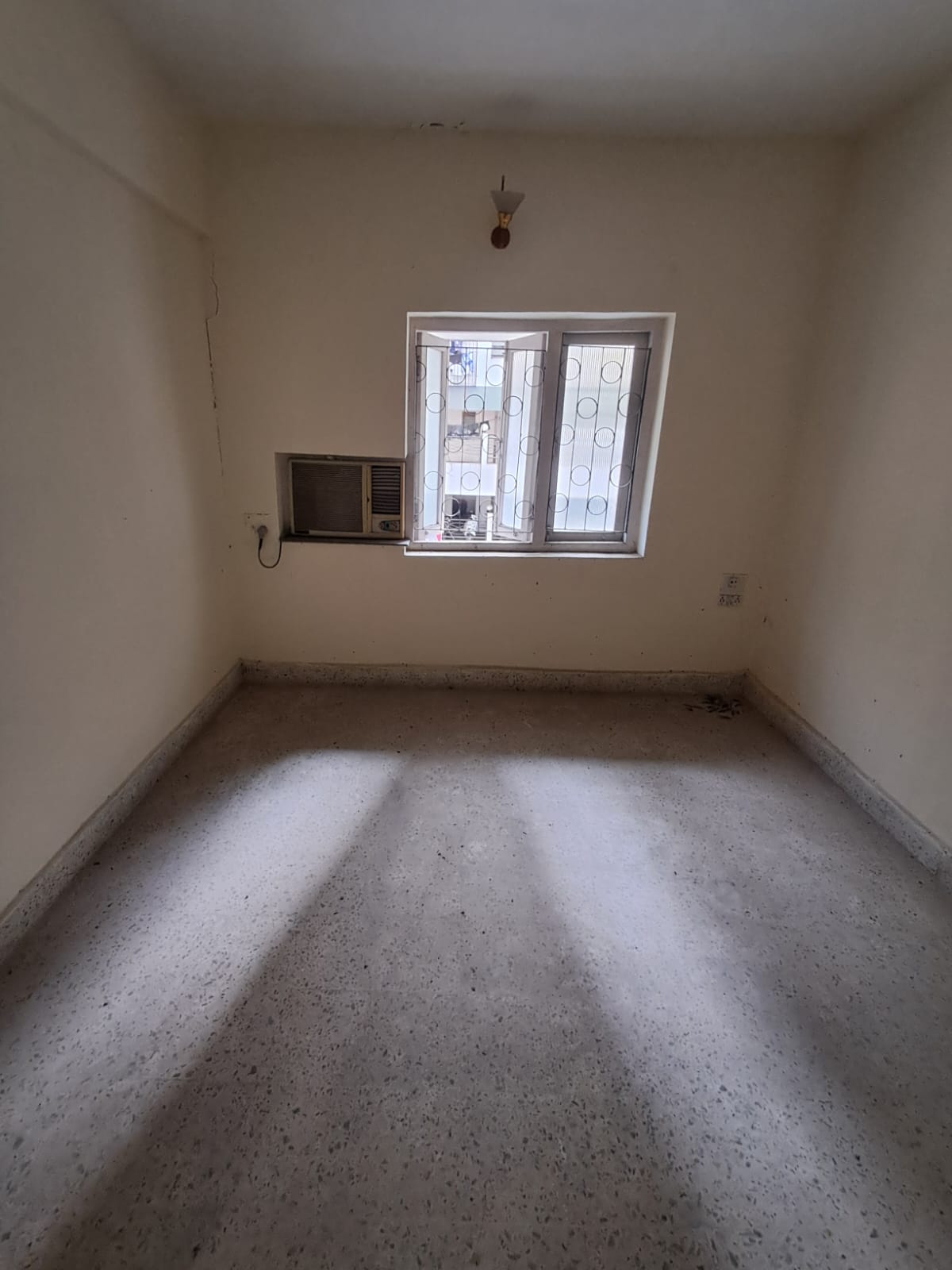 2 BHK Apartment for Sale in 16th Road Mumbai