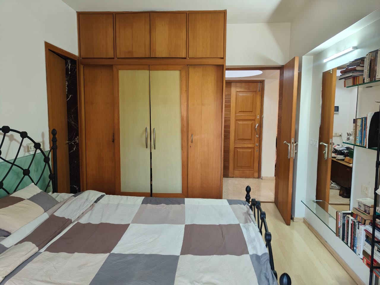 3 BHK Apartment for Sale in St.Martin Rd Mumbai