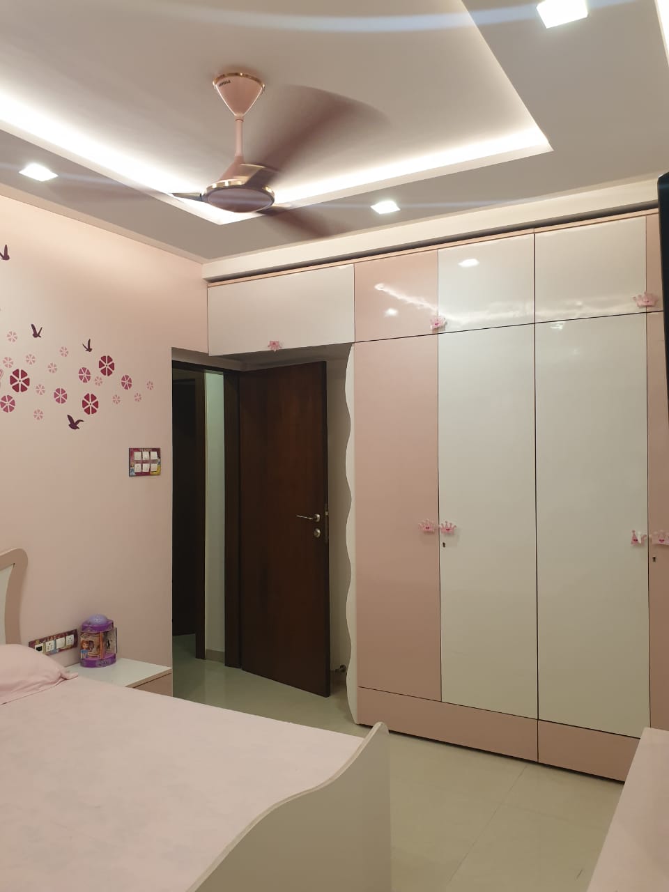 3 BHK Apartment for Sale in Bandra West Mumbai