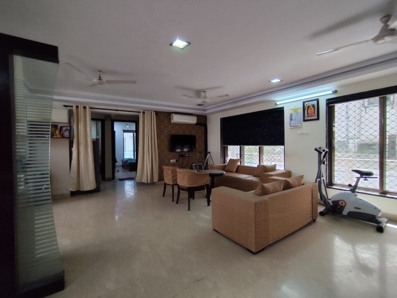 2 BHK Apartment for Rent in Khar West Mumbai