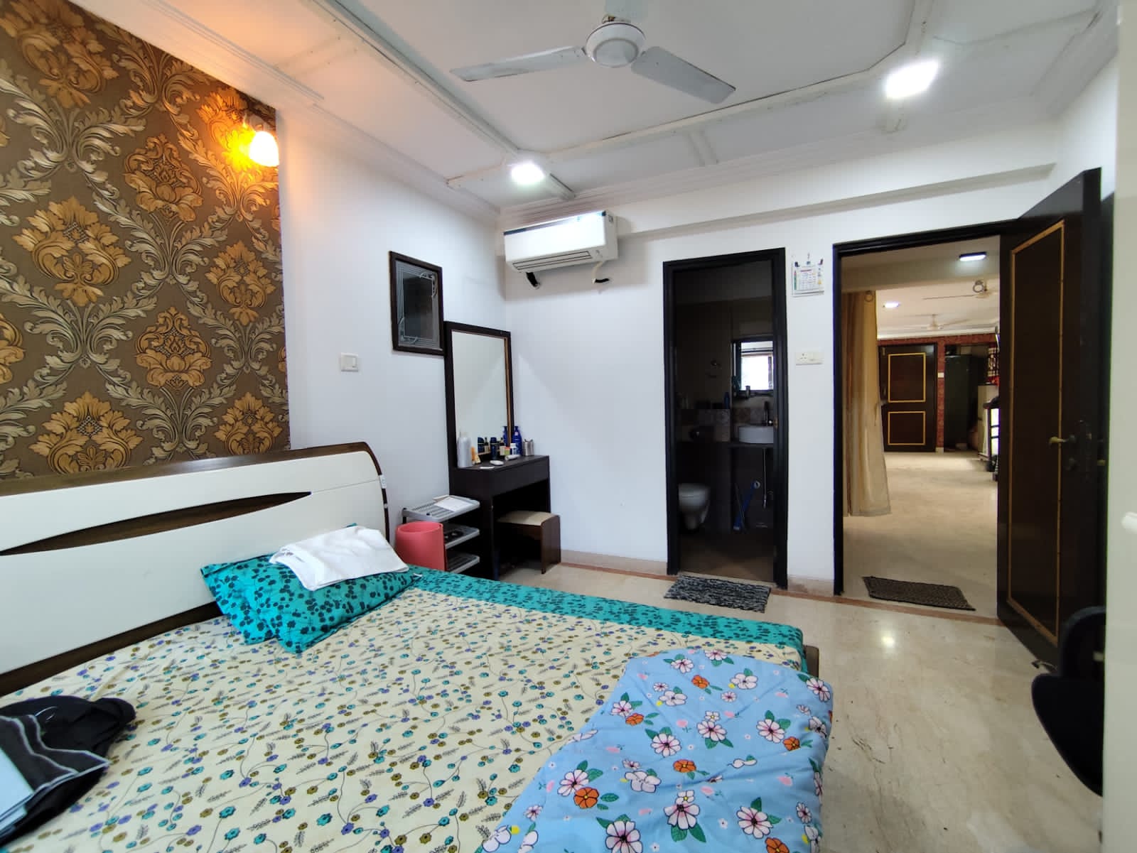 2 BHK Apartment for Rent in Khar West Mumbai