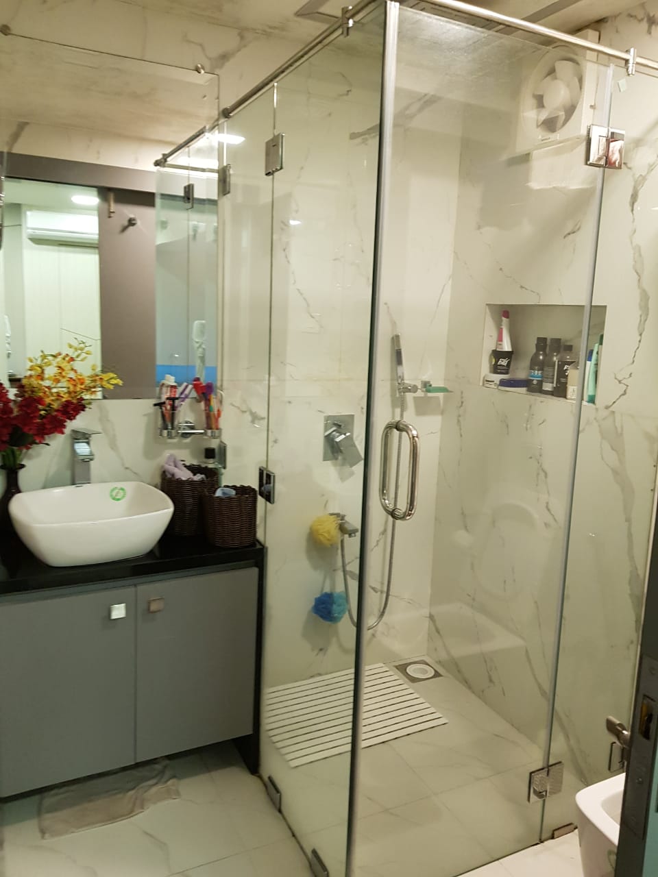 4 BHK Row House for Rent in Almeida park Mumbai