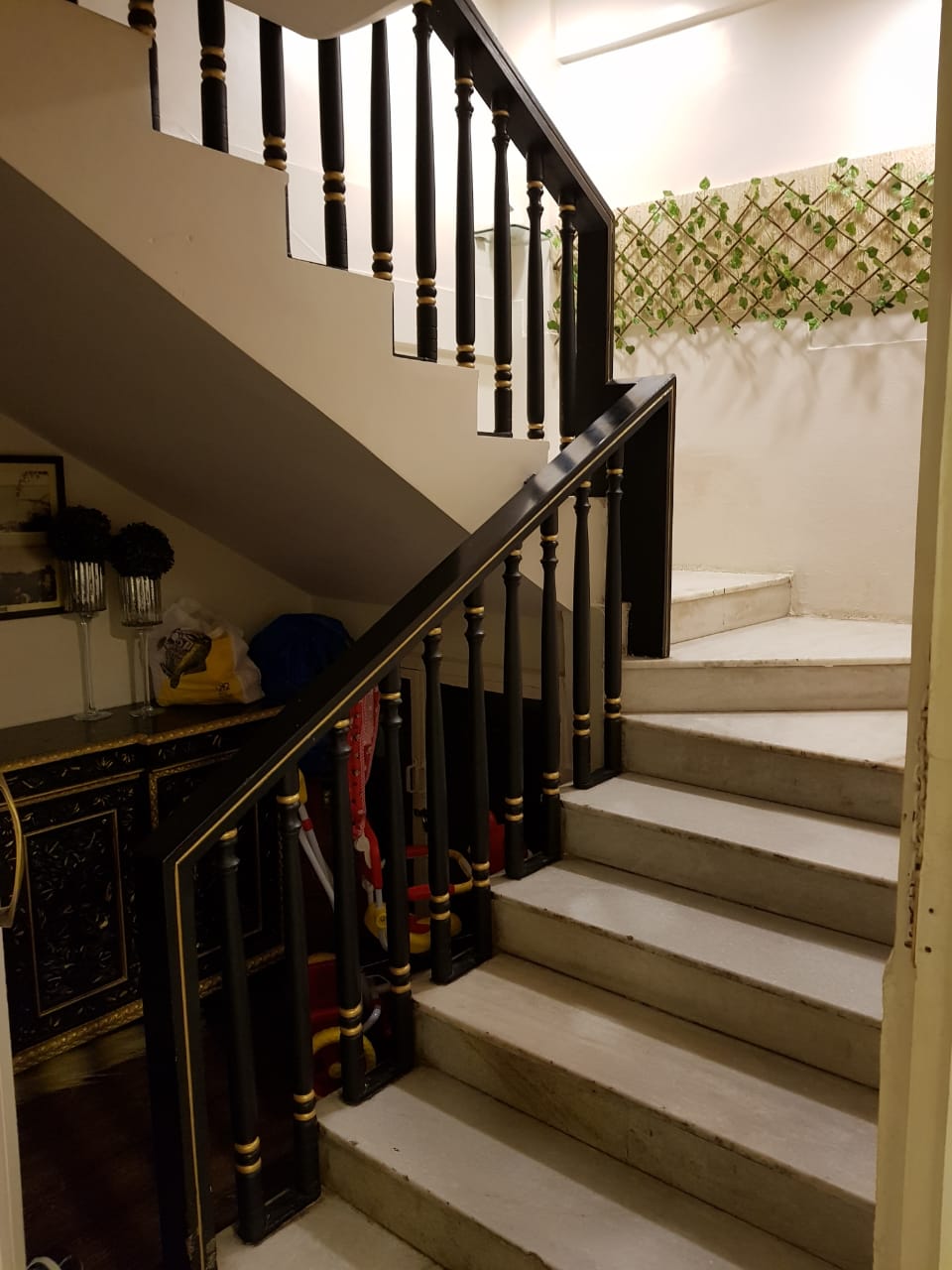 4 BHK Row House for Rent in Almeida park Mumbai