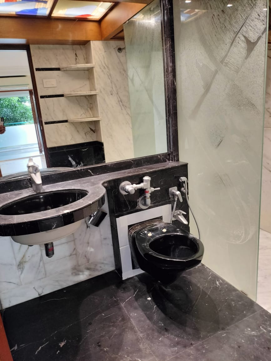 4 BHK Apartment for Rent in Bandra West Mumbai