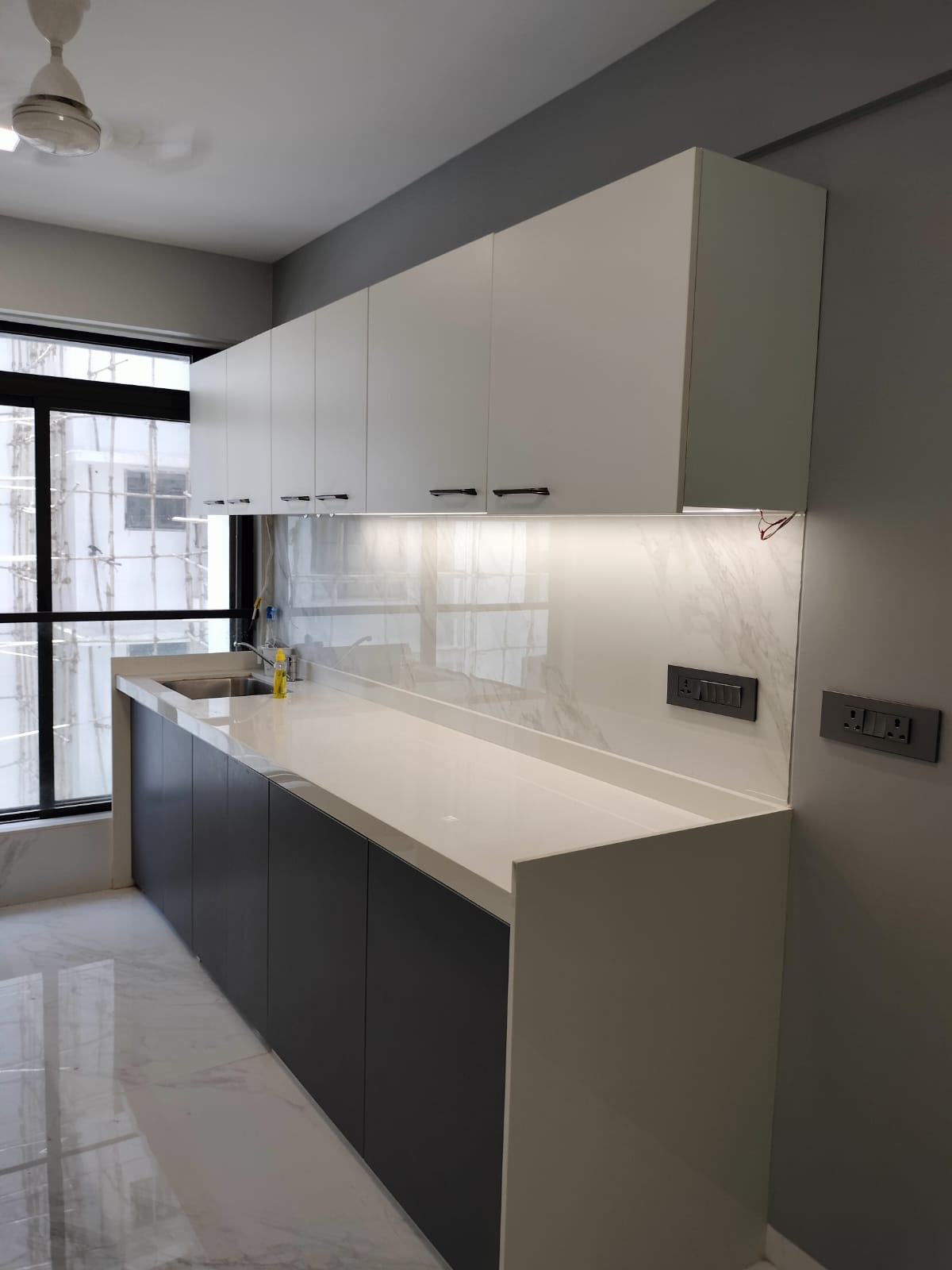 3 BHK Apartment for Rent in Santacruz West Mumbai
