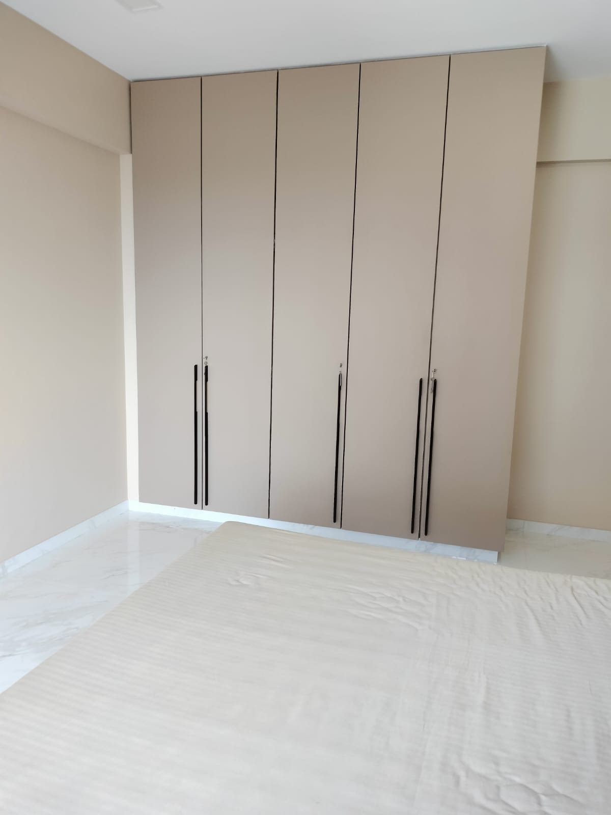 3 BHK Apartment for Rent in Santacruz West Mumbai