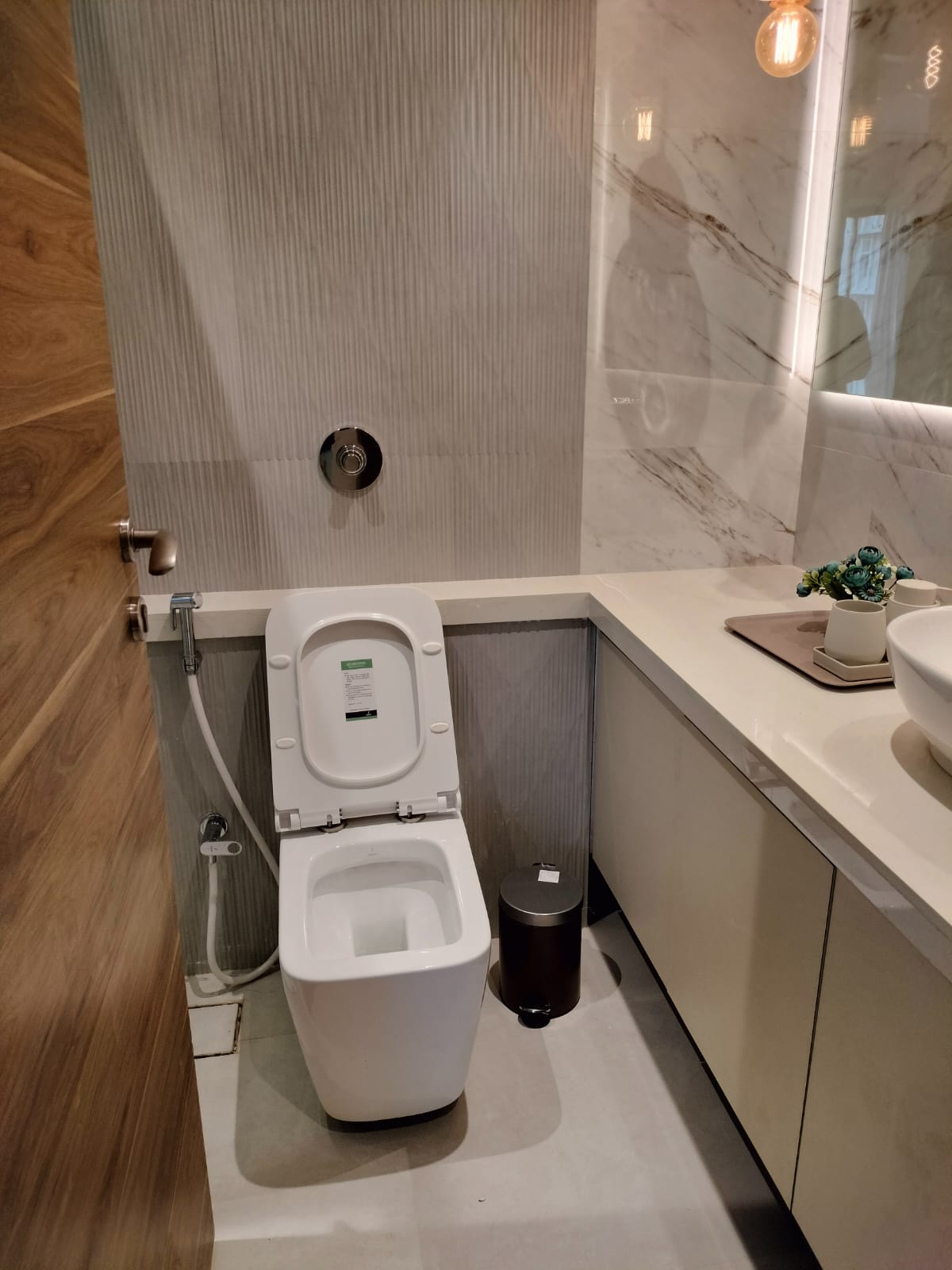 3 BHK Apartment for Rent in Santacruz West Mumbai