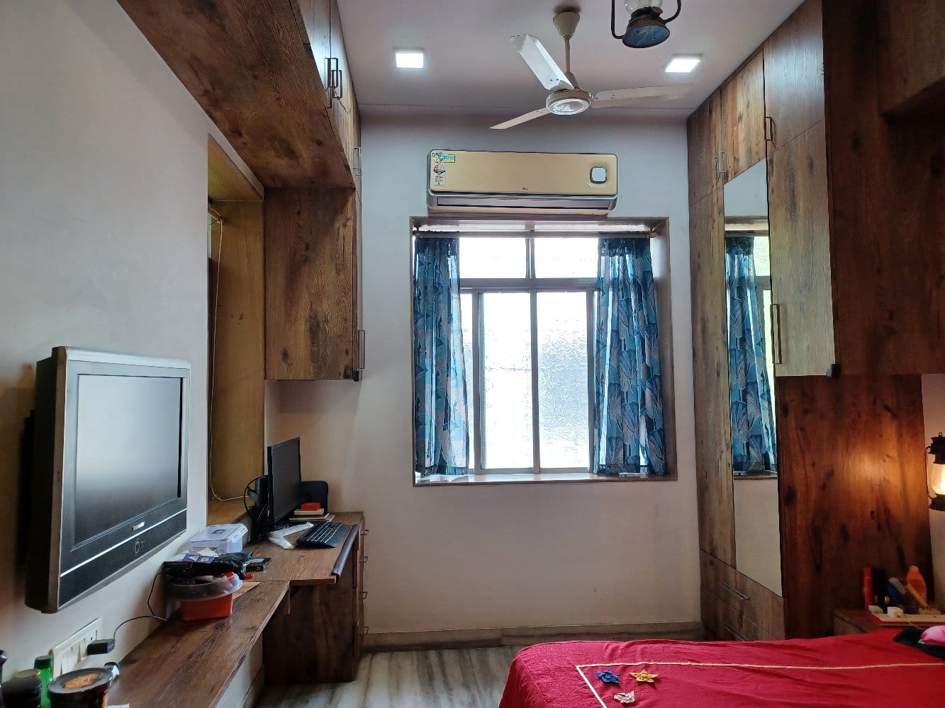 4 BHK Apartment for Sale in Mahim West Mumbai
