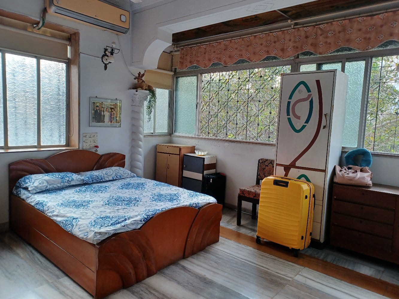 4 BHK Apartment for Sale in Mahim West Mumbai