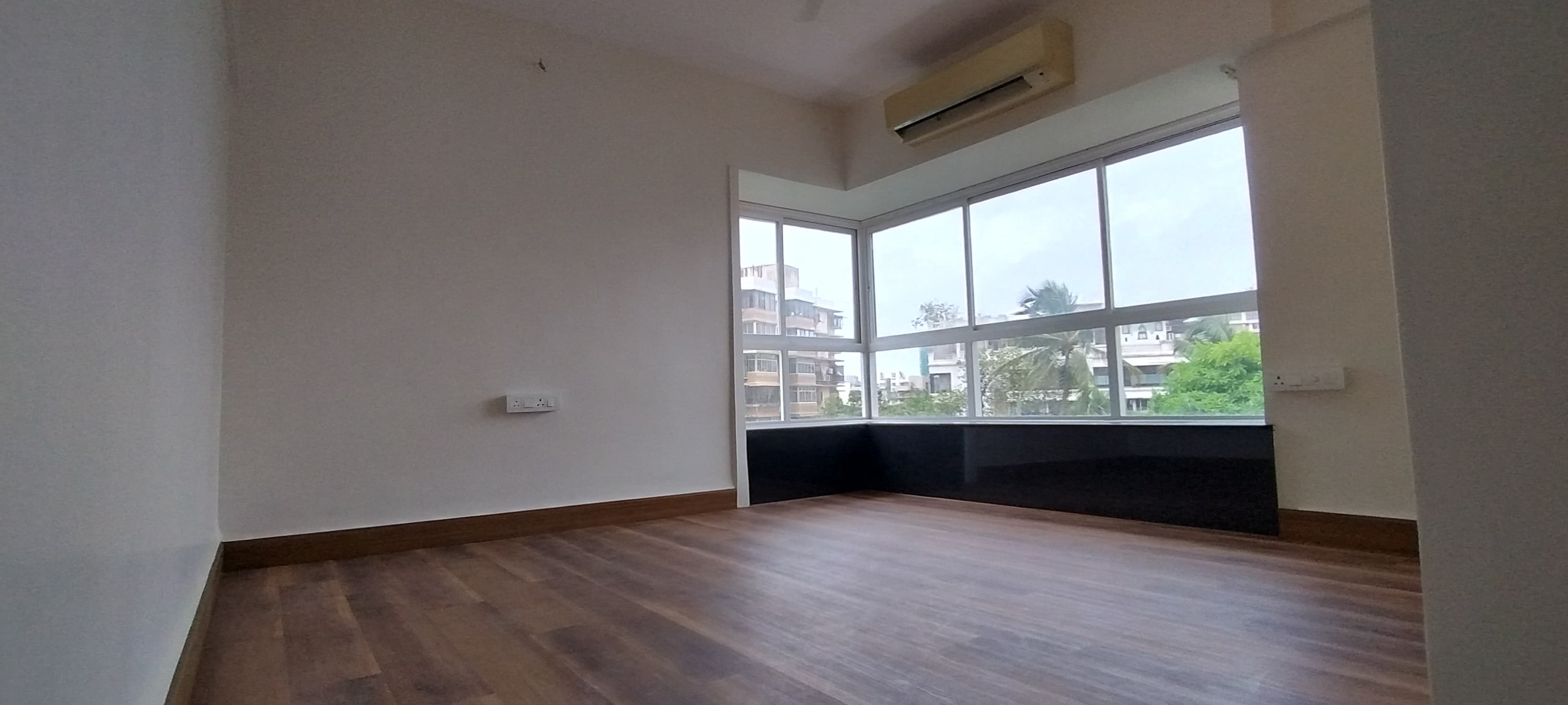 4 BHK Apartment for Rent in Bandra West Mumbai