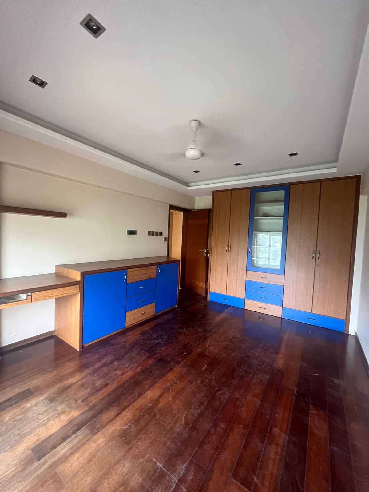 4 BHK Apartment for Rent in Bandra West Mumbai