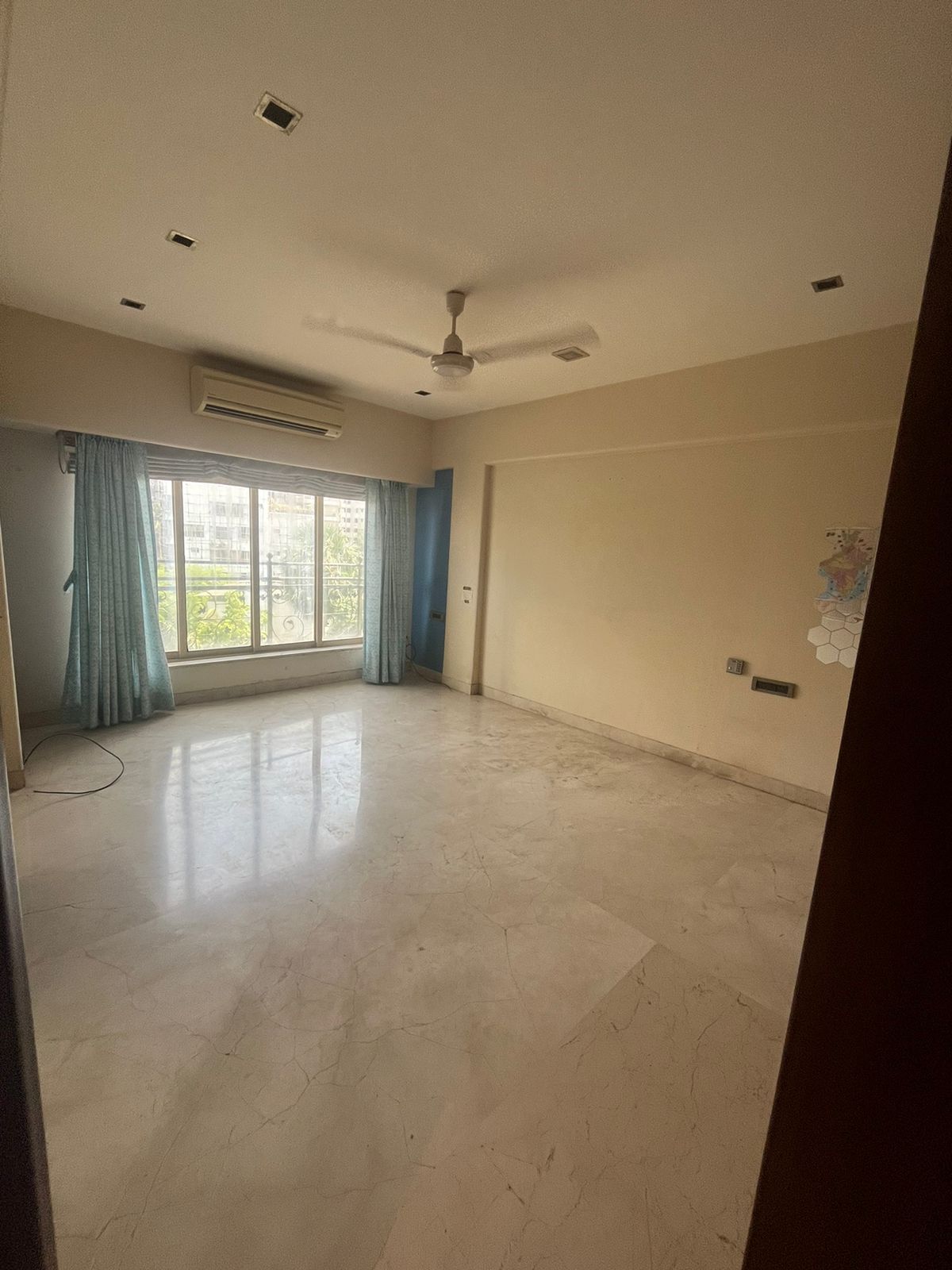 4 BHK Apartment for Rent in Bandra West Mumbai
