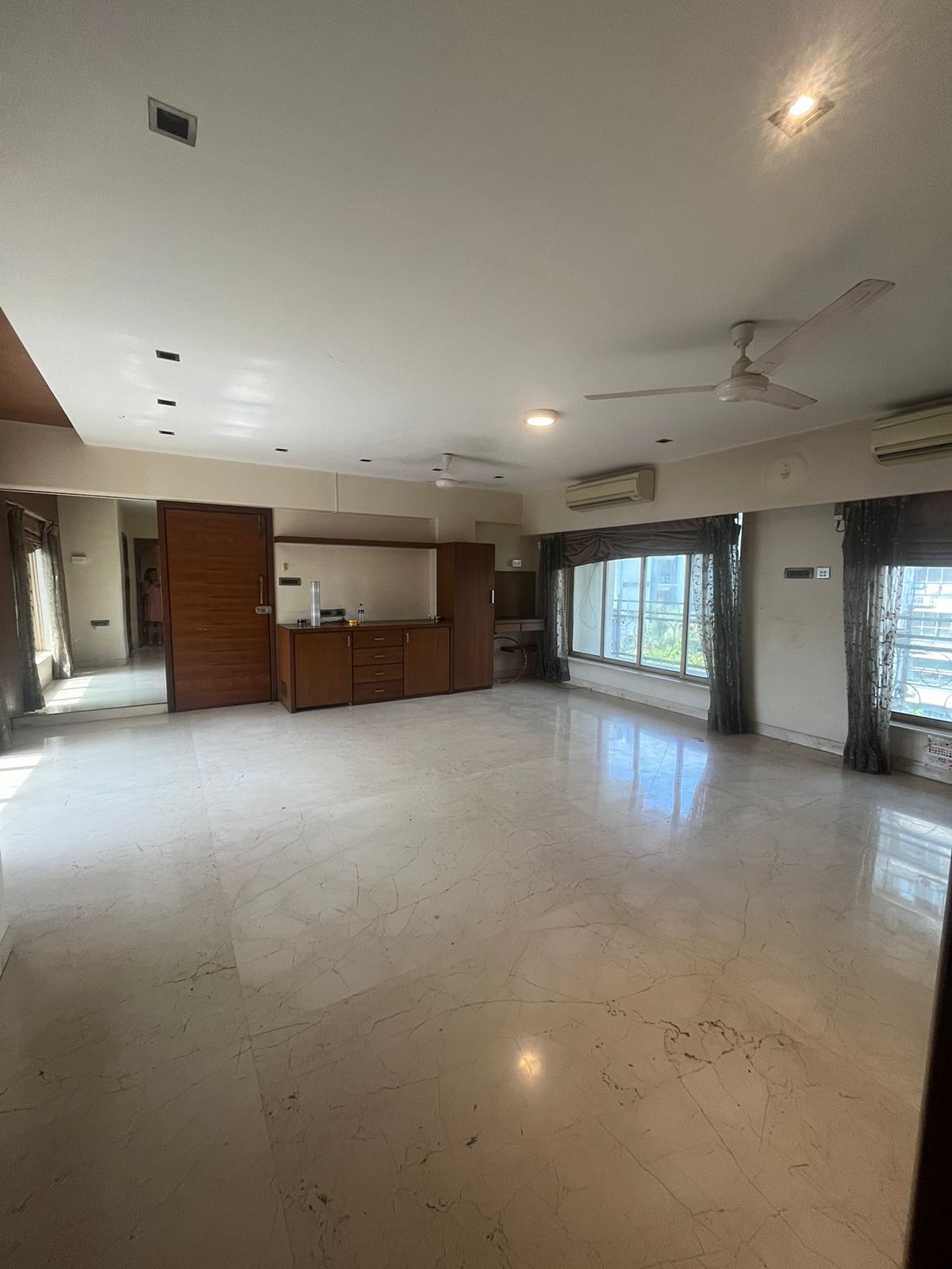 4 BHK Apartment for Rent in Bandra West Mumbai