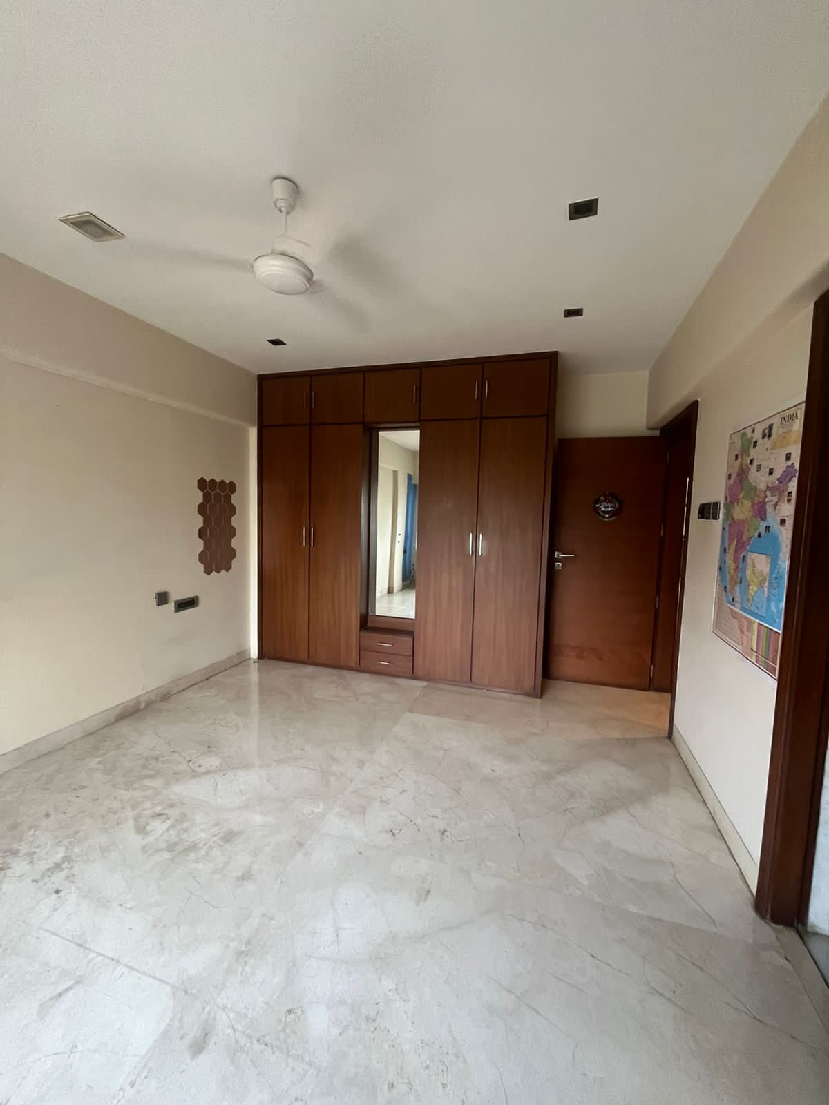 4 BHK Apartment for Rent in Bandra West Mumbai